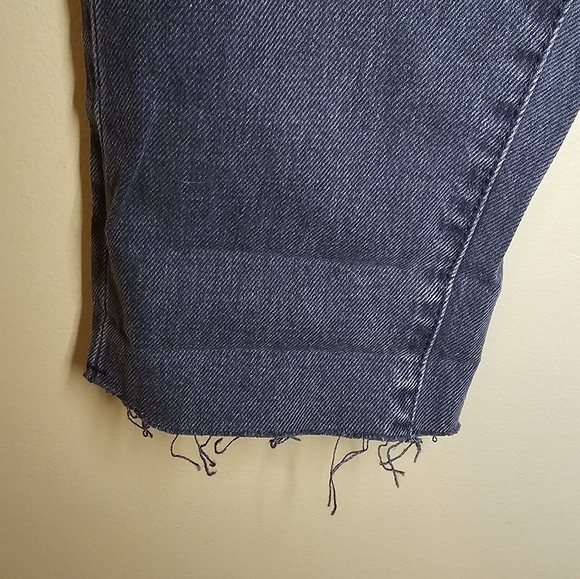Universal Thread Boyfriend Jean's with distressed hem Size 0 or 25 - Picture 2 of 9